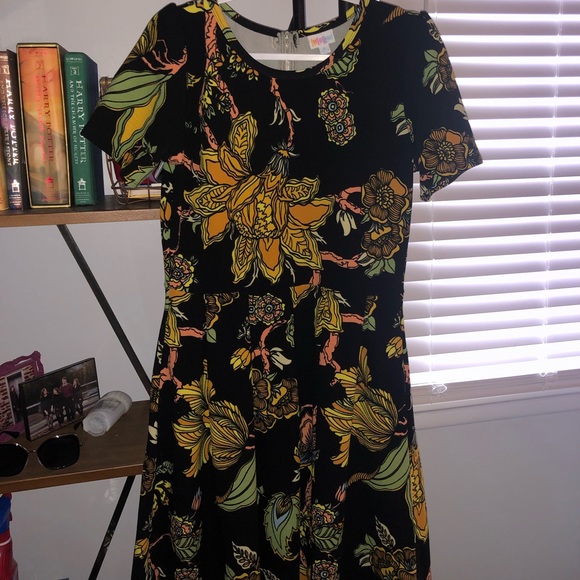 XL Amelia lularoe - Picture 1 of 1